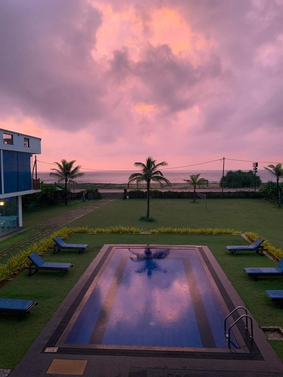 Отель Calypso Sunset Iranawila Экстерьер фото
